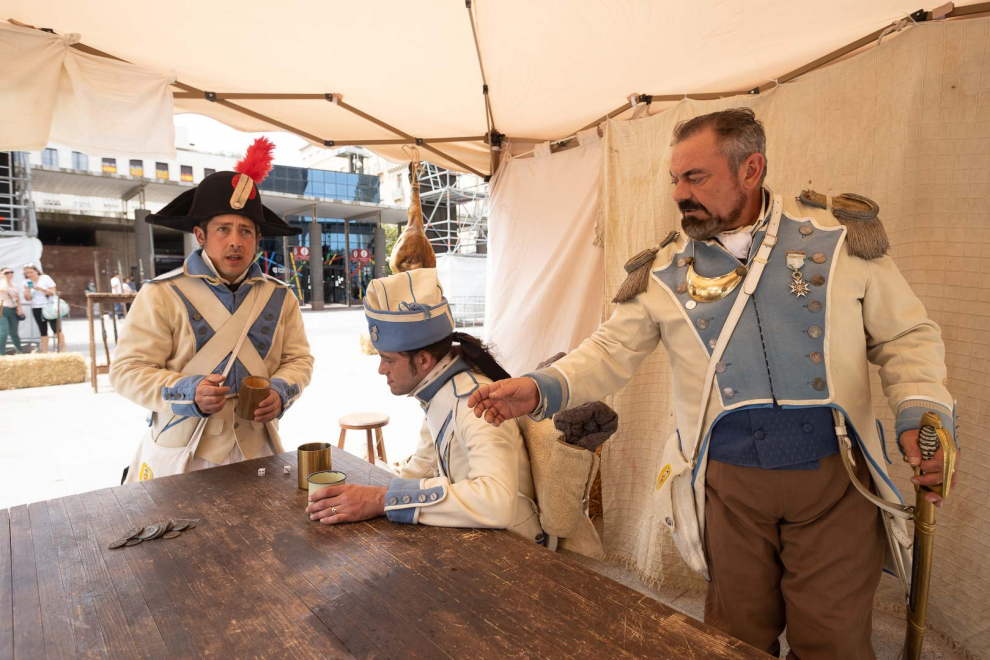 Arrancan las fiestas goyescas en Zaragoza, con photocall en la plaza del Pilar