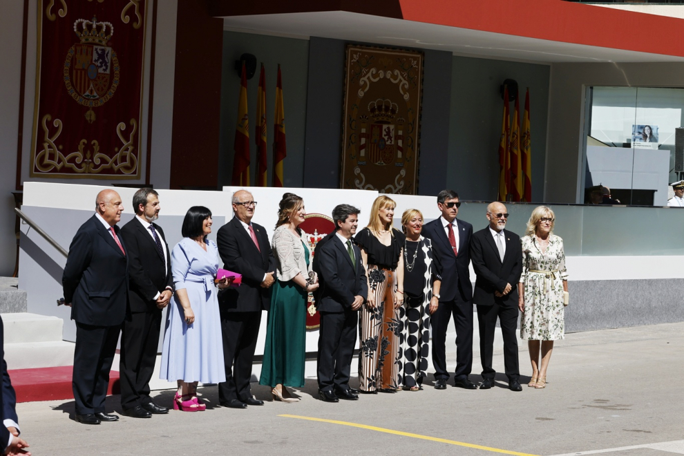 Ambiente en las calles de Huesca para la celebración del Día de las Fuerzas Armadas