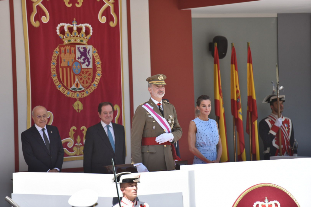 Los Reyes ya presiden el Día de las Fuerzas Armadas en Huesca