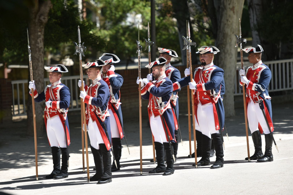 Desfile del día de las Fuerzas Armadas en Huesca