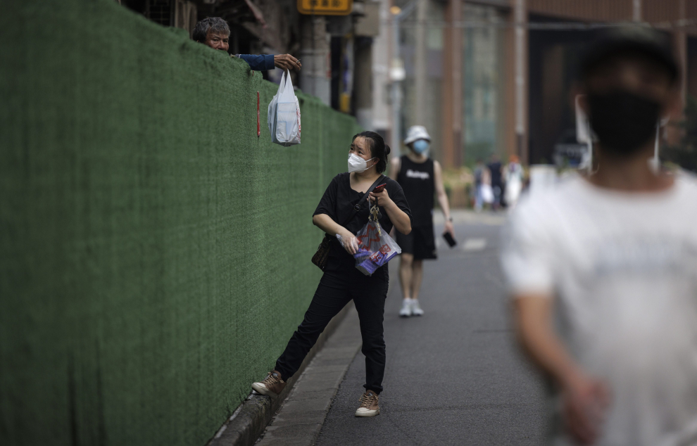 Shanghái levanta las restricciones después de dos meses de cuarentena por la covid CHINA PANDEMIC CORONAVIRUS COVID19
