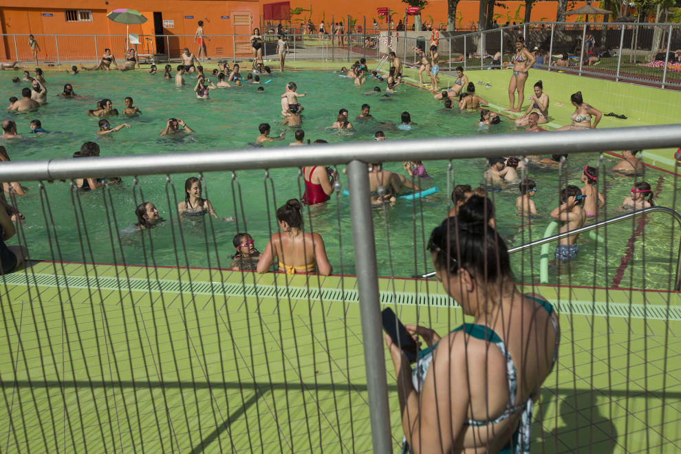 Ola de calor en Zaragoza: foto de las piscinas del CDM La Hípica