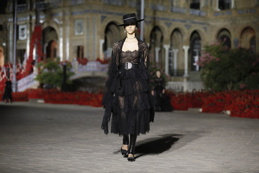 Im Genes Del Desfile De Dior En Sevilla