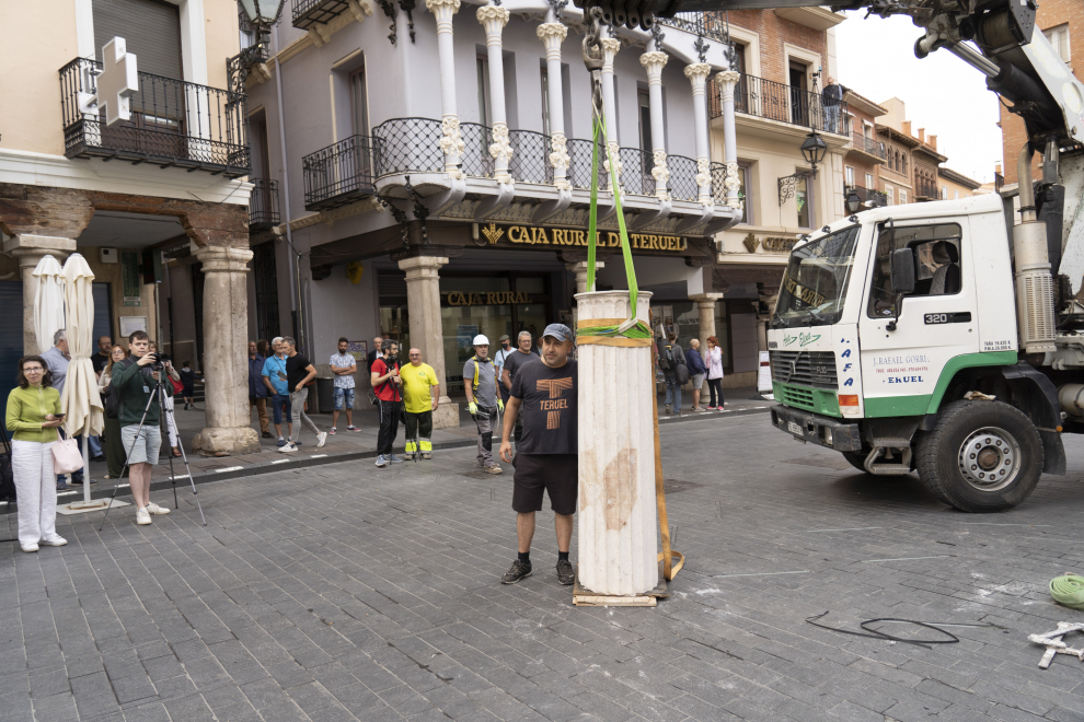 Colocacion de la columna de la fuente del torico tras su restauracion. foto Antonio Garcia/bykofoto. 01/07/22[[[FOTOGRAFOS]]]