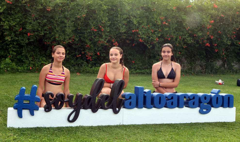 Los vecinos de esta localidad de La Hoya de Huesca disfrutaron de la jornada en las piscinas.