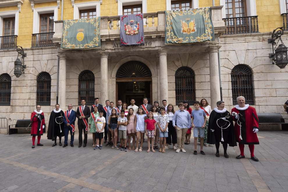 La alcaldesa de Teruel descubre una placa en homenaje a las victimas covid en el Ayuntamiento. Foto Antonio Garcia/bykofoto. 03/07/22[[[FOTOGRAFOS]]]