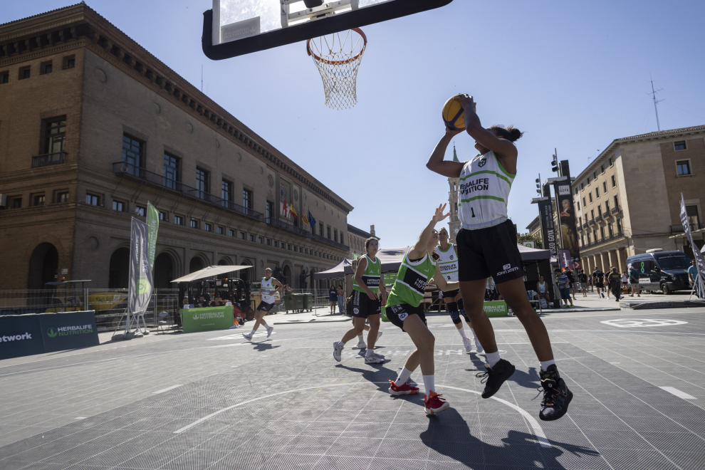 Baloncesto 3x3 en la plaza del Pilar.