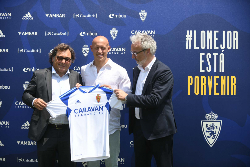 Presentación de Víctor Mollejo, nuevo jugador del Real Zaragoza