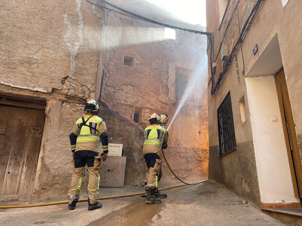 Los vecinos pudieron volver este jueves al municipio de Moros, uno de los más afectados por el incendio en Ateca, donde los campos han quedado arrasados por el fuego.