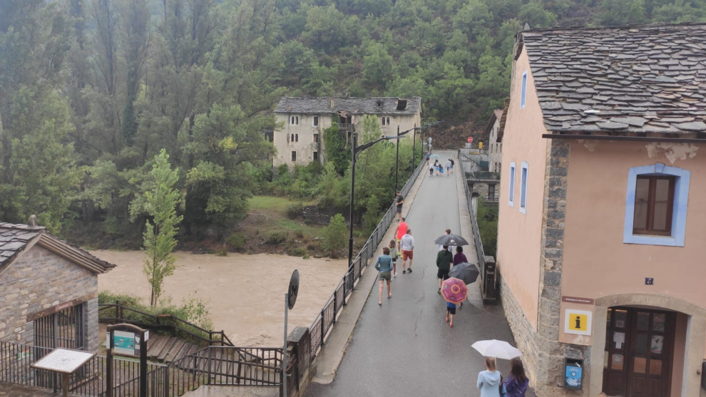 Lluvias en el Alto Aragón este domingo.