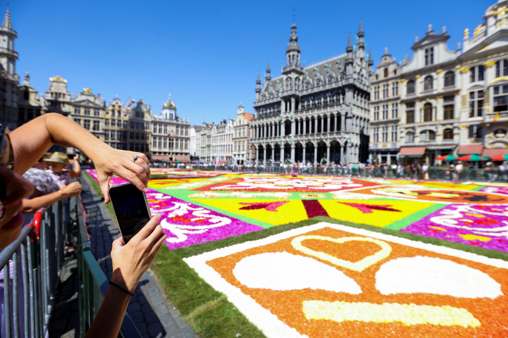 A view shows a 1,680 square meters flower carpet made with Belgian begonias, dahlias, grasses, barks and chrysanthemums at Brussels Grand Place, Belgium, August 12, 2022. REUTERS/Johanna Geron BELGIUM-FLOWERS/