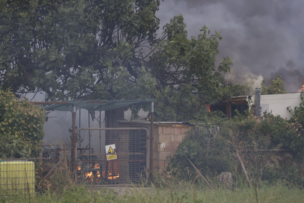 Fotos Aparatoso Incendio En El Camino De Montemol N De Zaragoza