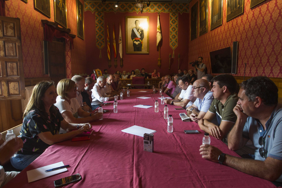 Foto de la reunión de alcaldes afectados por el incendio del Moncayo en Borja