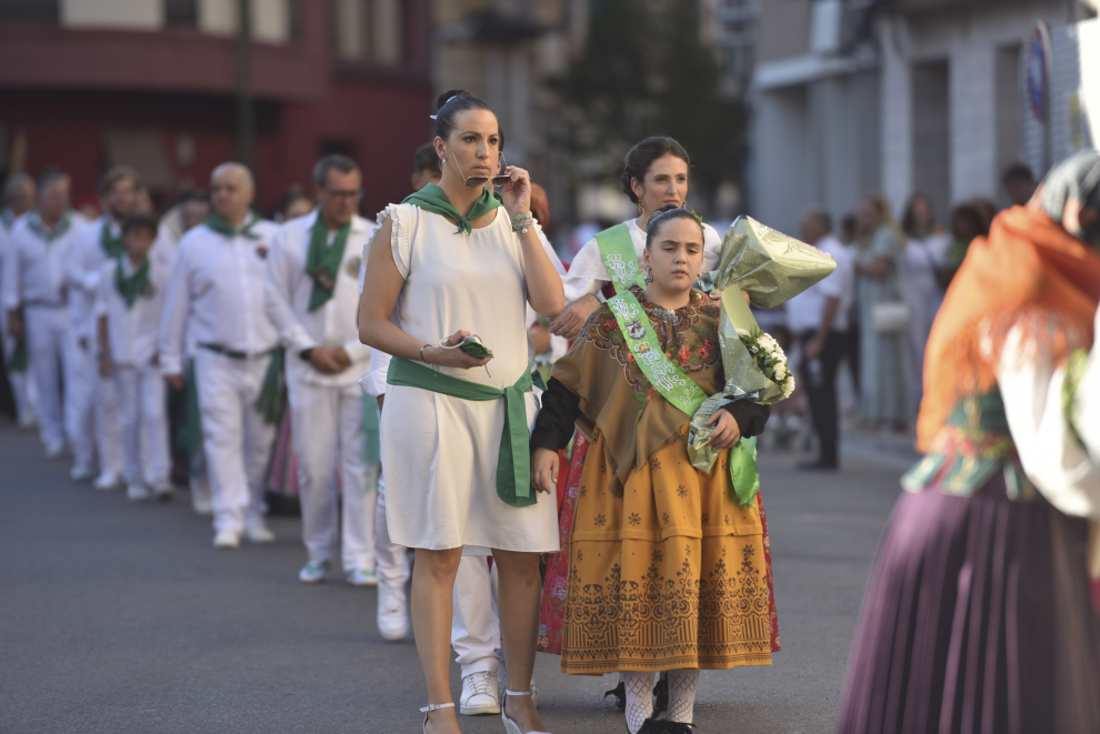Fotos de la ofrenda de flores y frutos de Huesca.