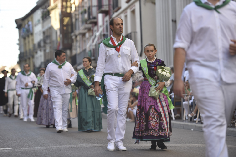 Fotos de la ofrenda de flores y frutos de Huesca.
