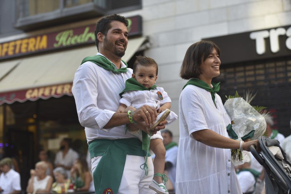 Fotos de la ofrenda de flores y frutos de Huesca.