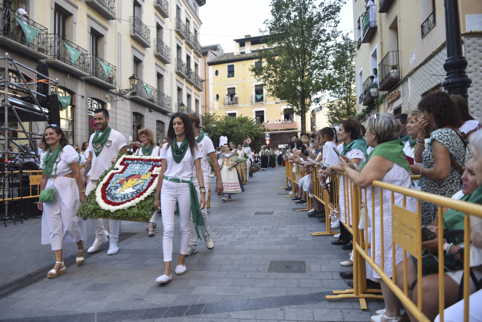 Fotos de la ofrenda de flores y frutos de Huesca.