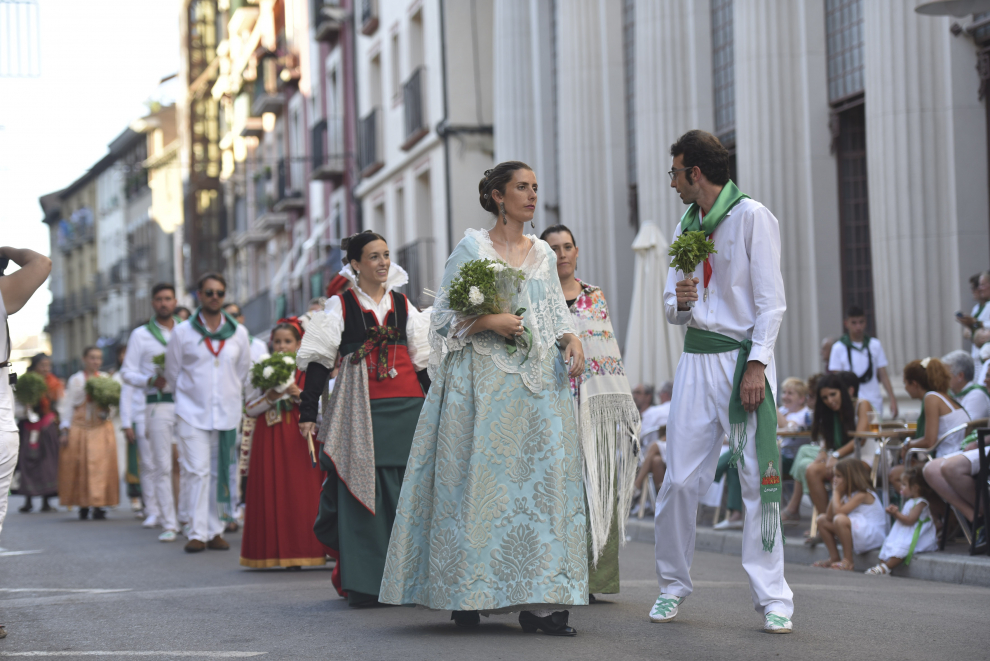 Fotos de la ofrenda de flores y frutos de Huesca.