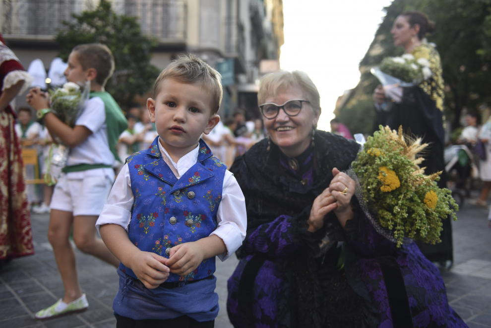 Fotos de la ofrenda de flores y frutos de Huesca.