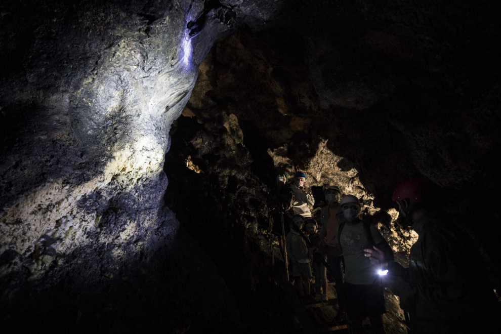 Interior de la Cueva del Agua
