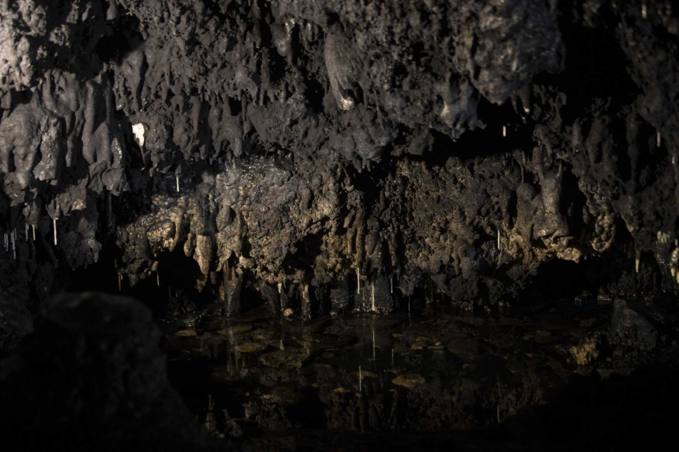 Interior de la Cueva del Agua