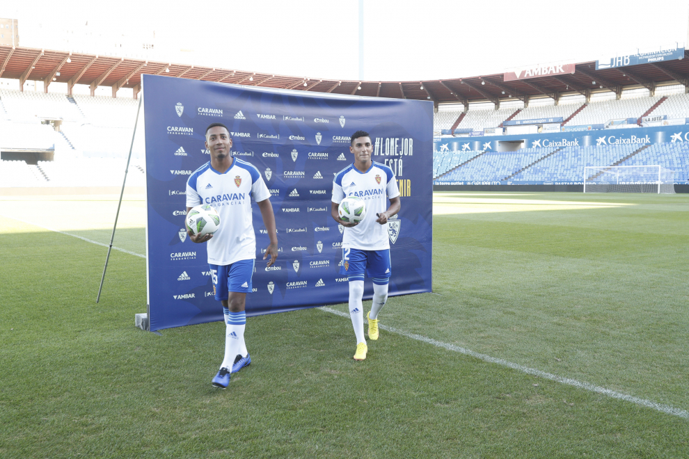 La presentación de ambos jugadores ha tenido lugar la tarde del 1 de septiembre a las 18.00 horas en La Romareda.