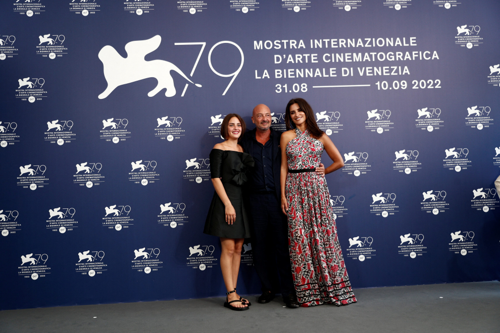 The 79th Venice Film Festival - Photo call for the film "L'Immensita" in competition - Venice, Italy, September 4, 2022. Cast member Penelope Cruz poses. REUTERS/Guglielmo Mangiapane FILMFESTIVAL-VENICE/LIMMENSITA