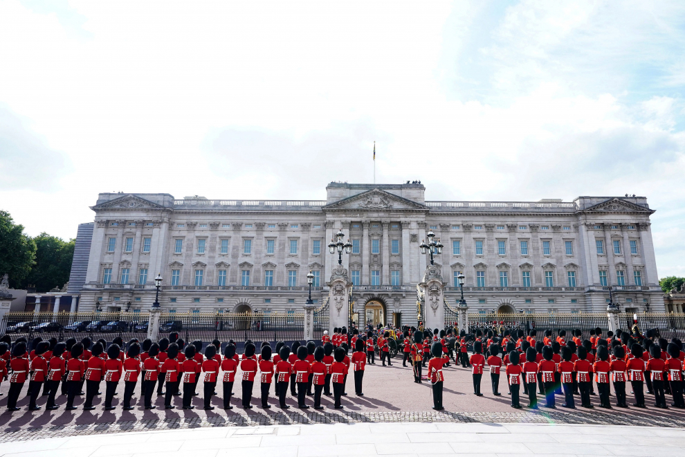 LONDON, ENGLAND - SEPTEMBER 14: The Coldstream Guards march during the procession for the Lying-in State of Queen Elizabeth II on September 14, 2022 in London, England. Richard Heathcote/Pool via REUTERS BRITAIN-ROYALS/QUEEN