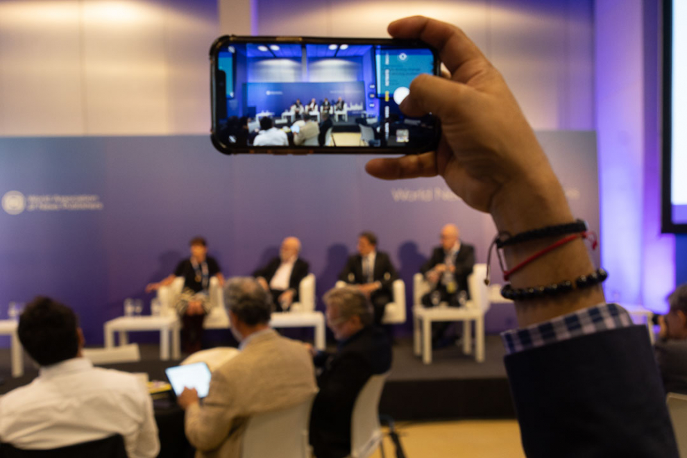 Mesas redondas en la segunda jornada del Congreso Mundial de Medios que celebra WAN-IFRA en Zaragoza.