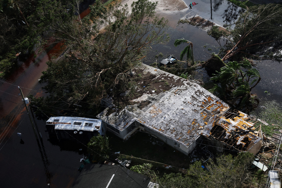A mailbox is shown after Hurricane Ian caused widespread damage and flooding in Kissimmee, Florida, U.S., September 29, 2022.  REUTERS/Joe Skipper STORM-IAN/FLORIDA