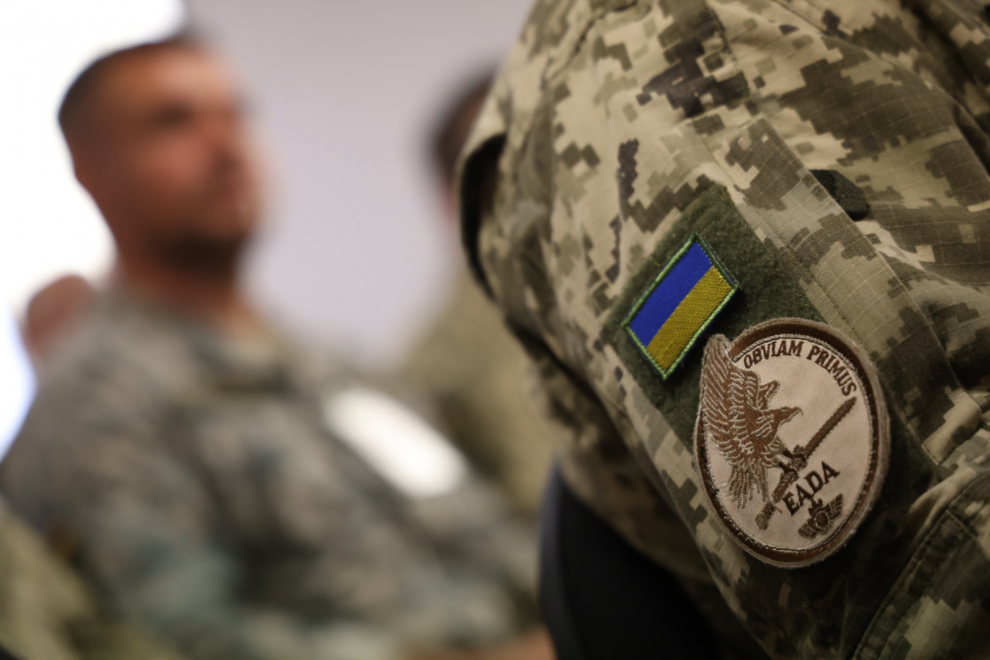 Robles recibe en Zaragoza a los soldados ucranianos