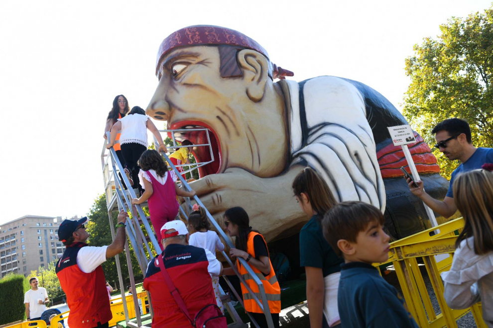 Fiestas del Pilar 2022: el Tragachicos en La Almozara.