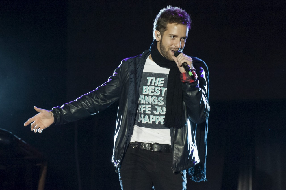Aquel año, Pablo Alborán fue el gran protagonista musical del último día de Fiestas, enamorando a una abarrotada plaza del Pilar con sus sonrisas y éxitos que integraron sus dos primeros discos de estudio: 'Pablo Alborán' y 'Tanto'.