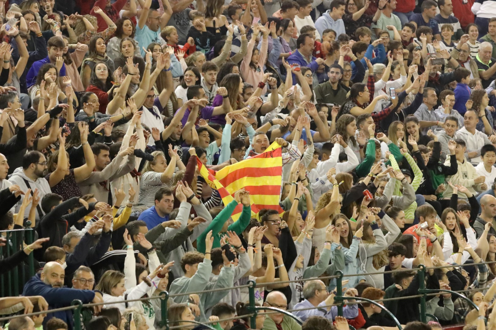 Lleno hasta la bandera en la tercera mañana de vaquillas en Zaragoza. Está claro que la gente tenía ganas de disfrutar de este festejo taurino.