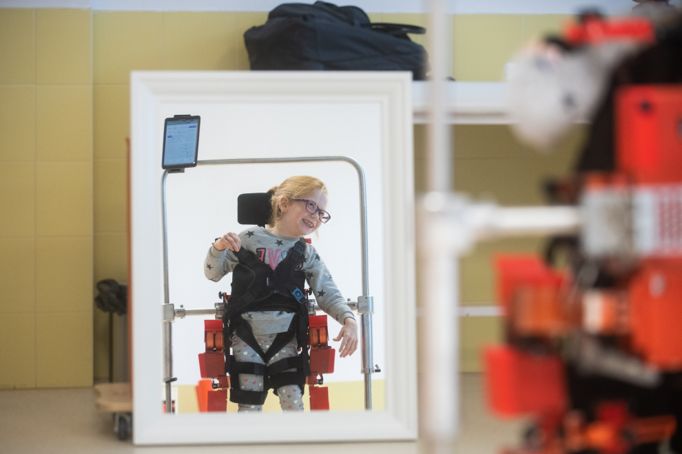 Investigación pionera en Aragón sobre los beneficios del exoesqueleto pediátrico