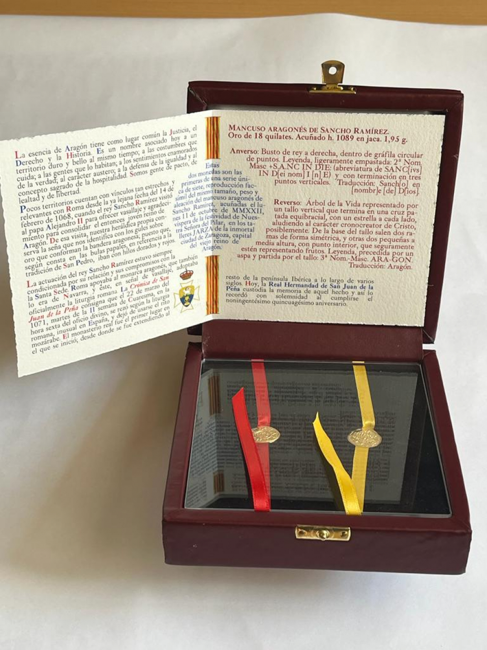Regalos del presidente Lambán al papa Francisco.