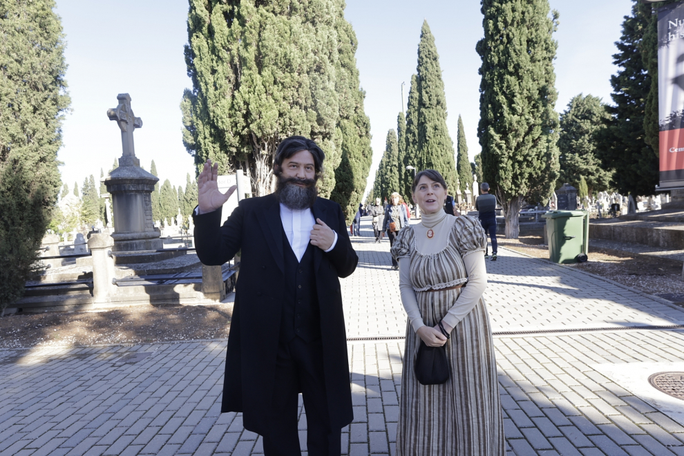 Día de Todos los Santos en el cementerio de Zaragoza