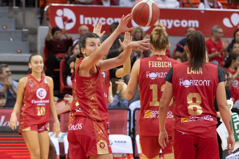 Partido Casademont Femenino-Girona en el pabellón Príncipe Felipe.