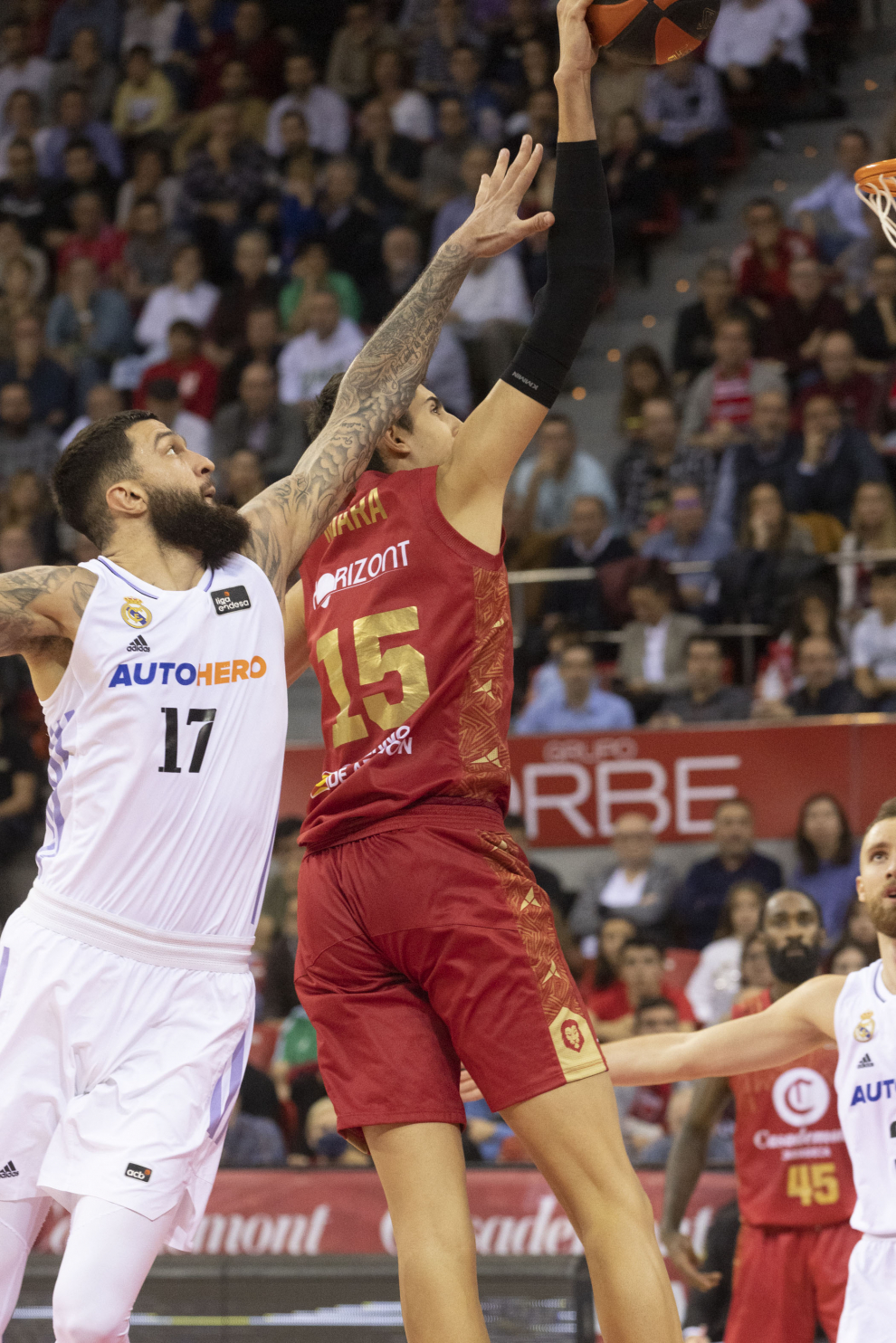 Foto del partido Casademont Zaragoza - Real Madrid en el pabellón Príncipe Felipe