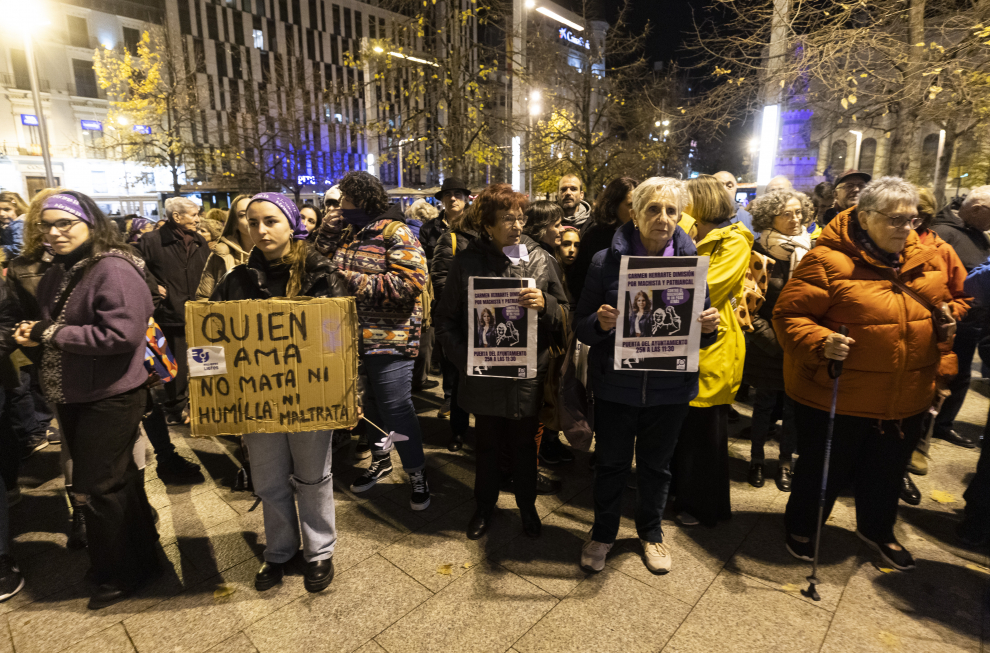 Concentración contra la violencia de género por el 25-N en Zaragoza.