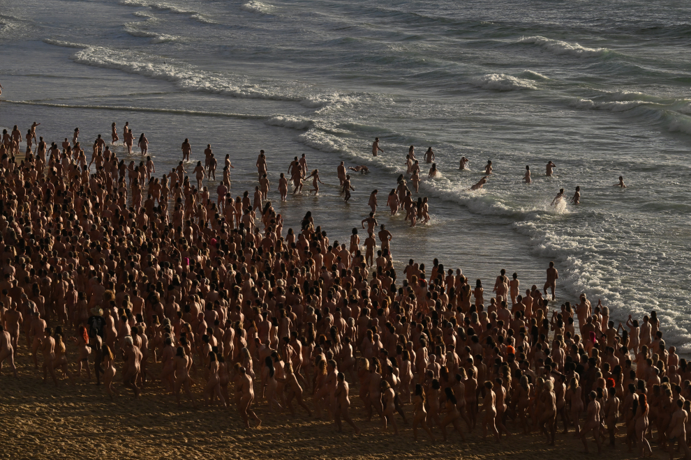 Spencer Tunick nude Sydney Bondi Beach installation