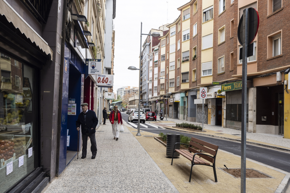 Fotos de la inauguración de la reforma de la calle Latasa de Zaragoza tras las obras