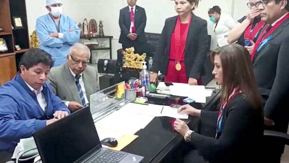 Grave crisis de Estado en Perú