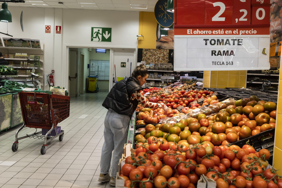 Primer Día De La Rebaja Del IVA En Los Supermercados Aragoneses