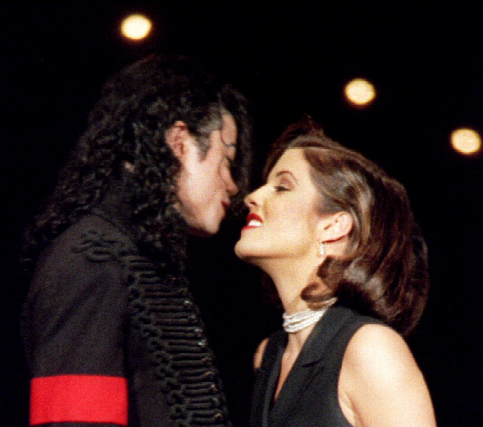 Lisa Marie Presley junto a Michael Jackson.