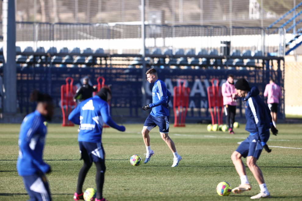 Foto del entrenamiento del Real Zaragoza con rueda de prensa de Fran Escribá