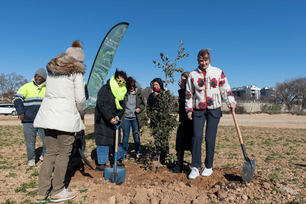 Silvia Abril, Ingrid García Jonsson y Barbara Santa Cruz, en el Bosque de los Zaragozanos.