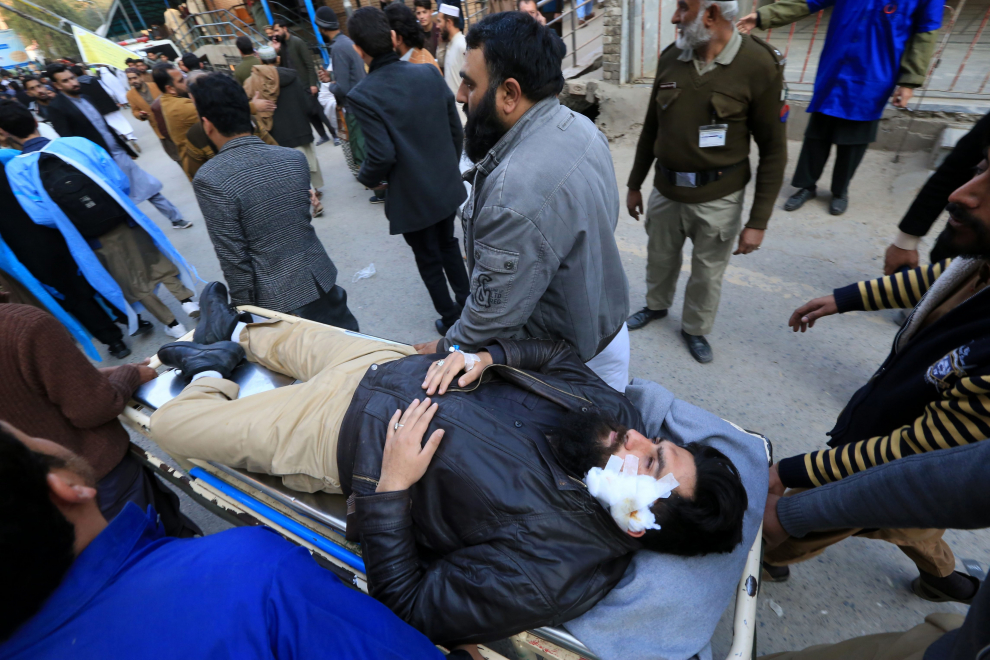 Atentado suicida en el interior de una mezquita en la ciudad de Peshawar (Pakistán) PAKISTAN BLAST