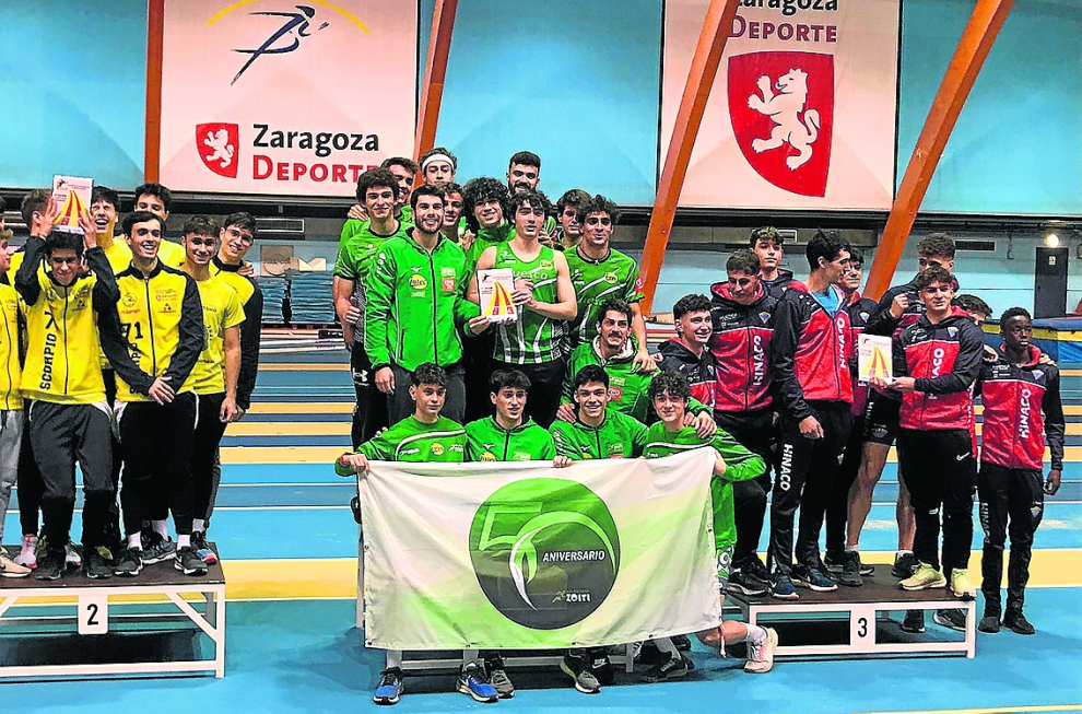 Regional de categoría sub 16 y absoluto de Atletismo.