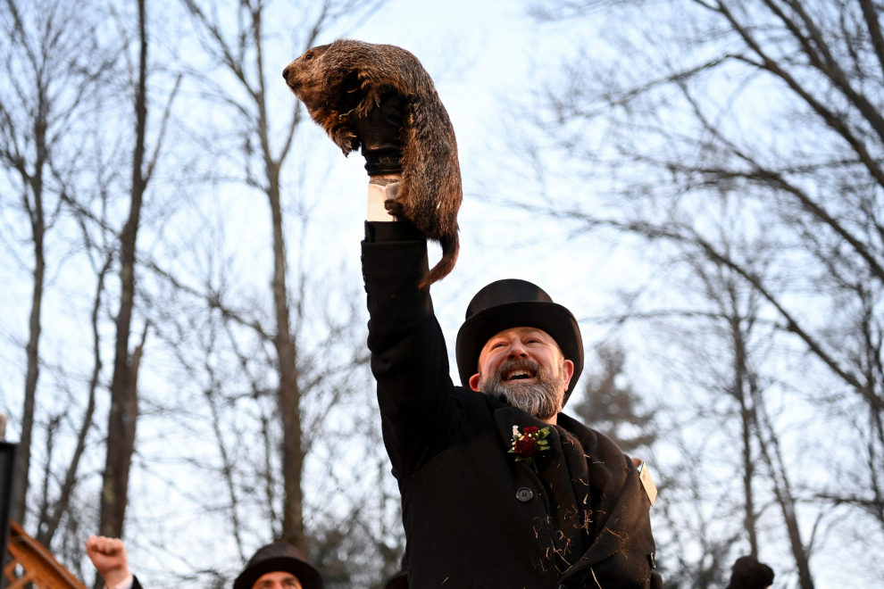 La marmota Phil "predice" seis semanas más de invierno en Estados Unidos